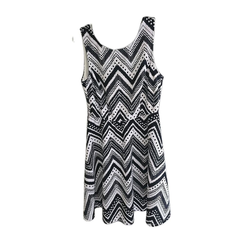 Maurices Black White Chevron Print Sleeveless Swing A-Line Dress Womans Size 0x